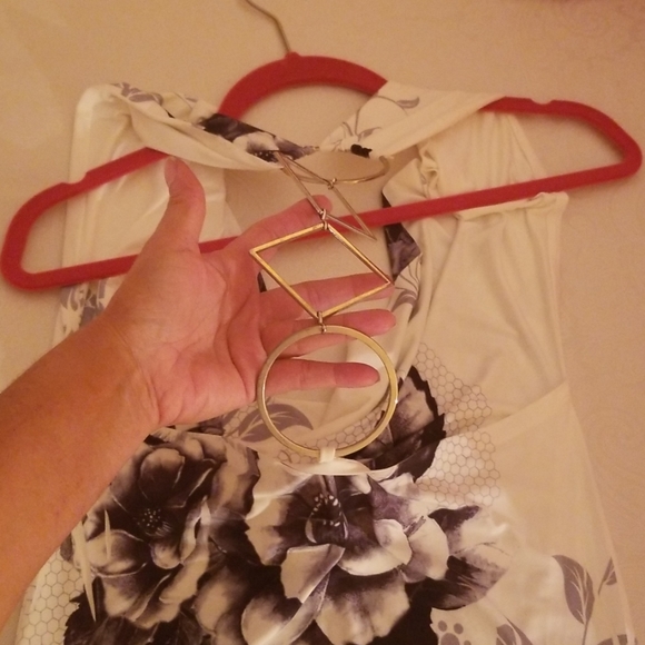 Super sexy size 6 mini black n whidress - Picture 5 of 6